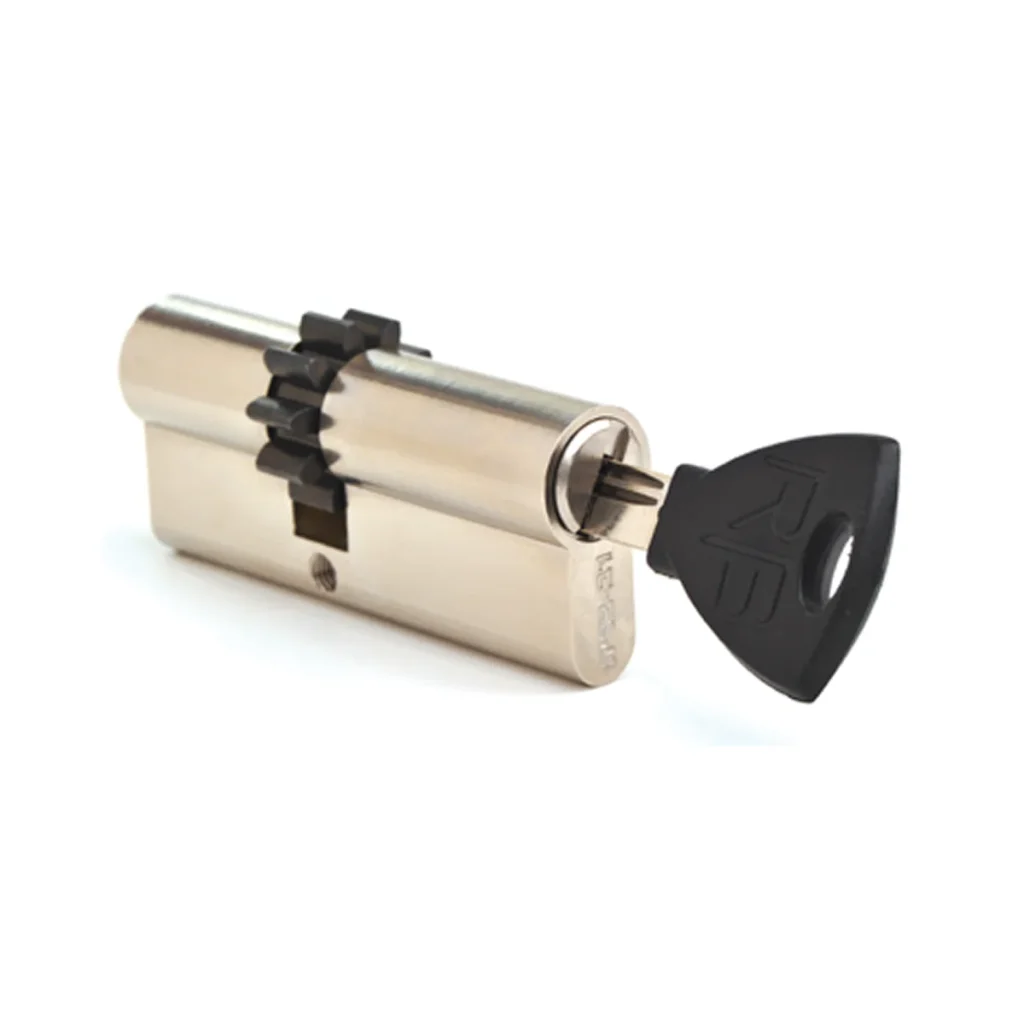 רב־בריח צילינדר DYNAMIC PLUS לדלת